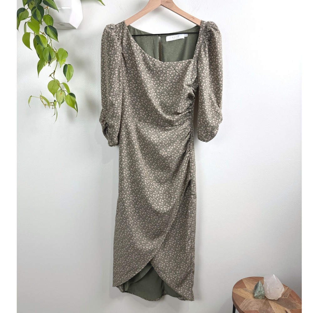 ASTR the Label Asymmetric Neck Puff Shoulder Midi Dress Sage Floral Ruched XS